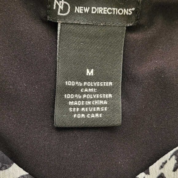 New Direction  top size med - Picture 4 of 4
